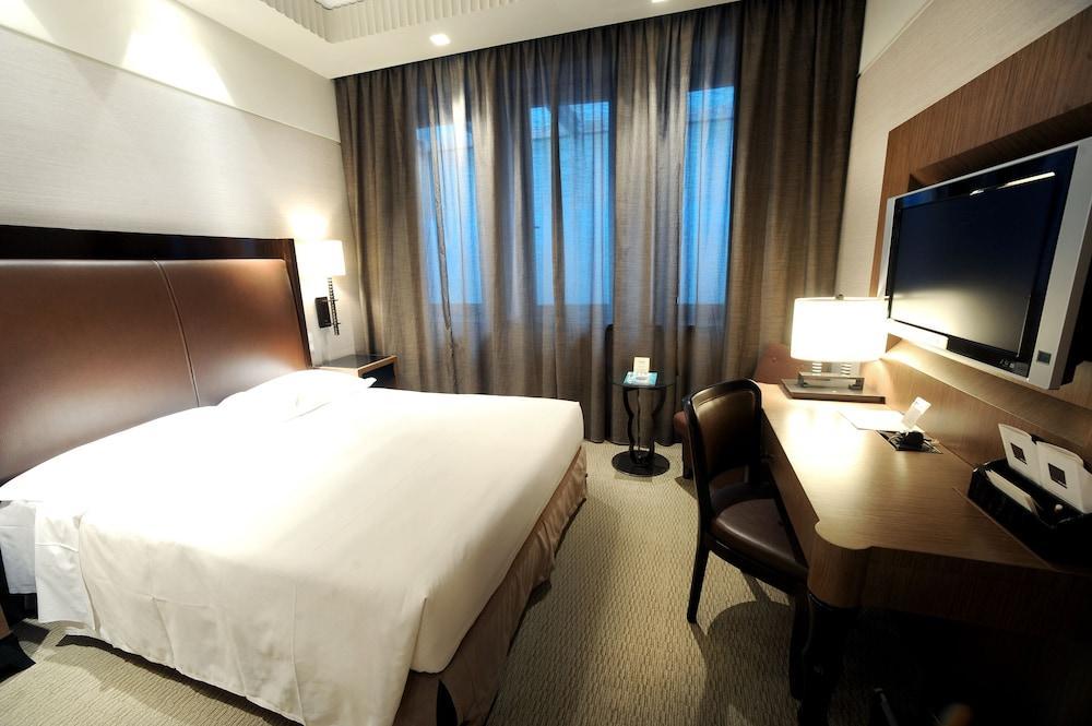 Hilton Turin Centre Hotel ภายนอก รูปภาพ